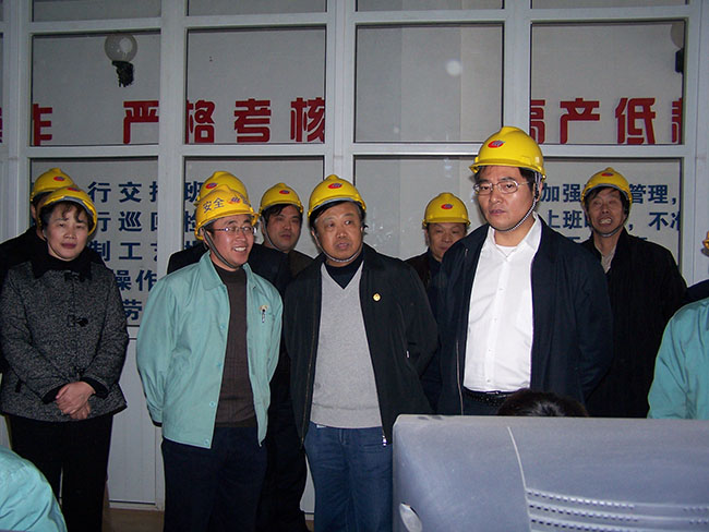 2007年1月11日，張家港市委書(shū)記黃欽到集團(tuán)核心企業(yè)華昌化工考察